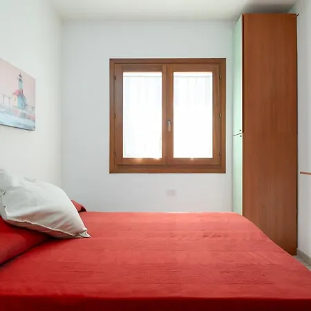 Amazing & Comfy - With Private Parking Apartment